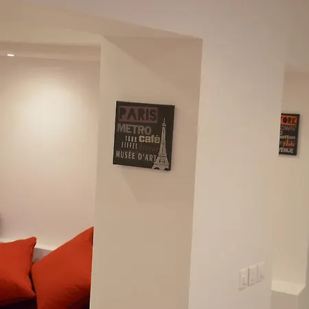 Montmartre Apartmán *